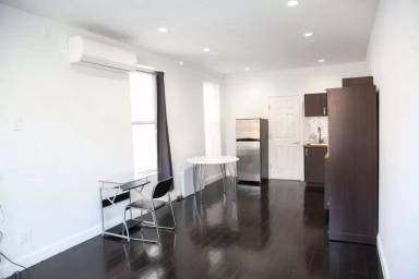 Main picture of 2539 Hubbard St