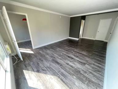 Main picture of 340 S Mariposa Ave