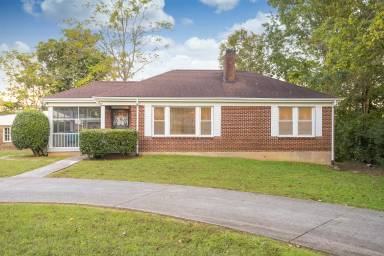 Main picture of 2004 Rivercliff Dr