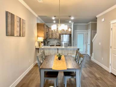 Main picture of 1801 E Brookview Cir