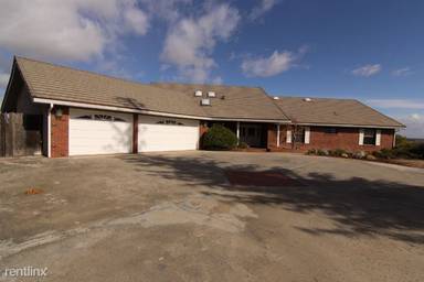 Main picture of 335 Hilltop Dr