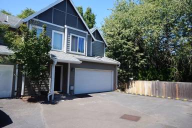 Main picture of 17203 SW Whitley Way