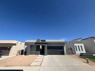 Main picture of 12317 Desert Wolf Ave