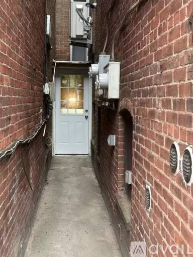 Main picture of 552 Congress St