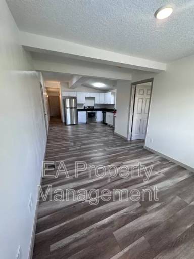 Main picture of 725 Edith Blvd SE