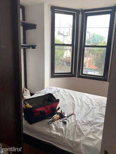 Main picture of 379 Grove St