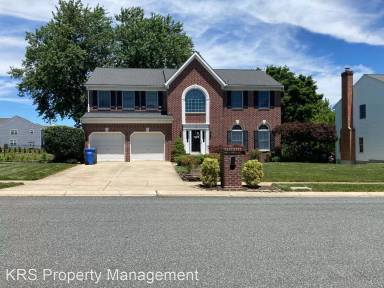 Main picture of 20 N Forest Dr