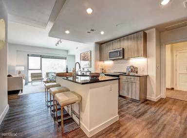 Main picture of 3302 S Shepherd Dr