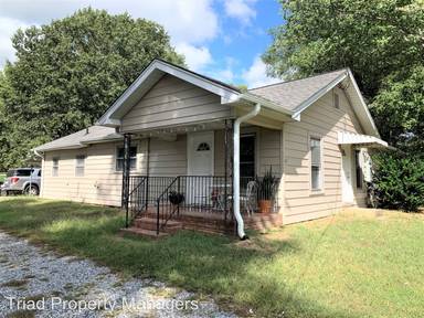 Main picture of 709 Ira Dr