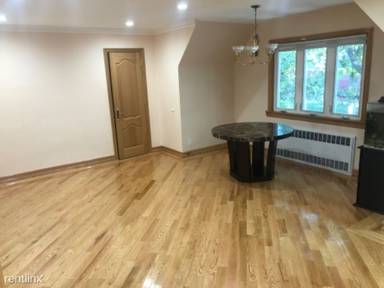 Main picture of 6560 Ellwell Cres