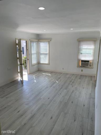 Main picture of 10779 Wilkins Ave