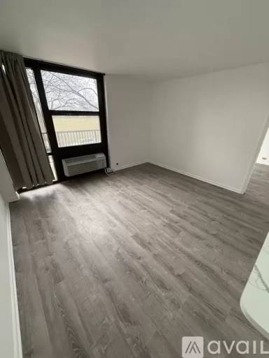 Main picture of 3021 S Michigan Ave