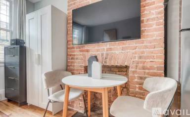 Main picture of 18 Gay St
