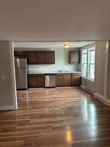 Main picture of 694 West Avenue