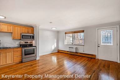 Main picture of 558 N Washington St