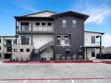 Main picture of 630 Central Pkwy