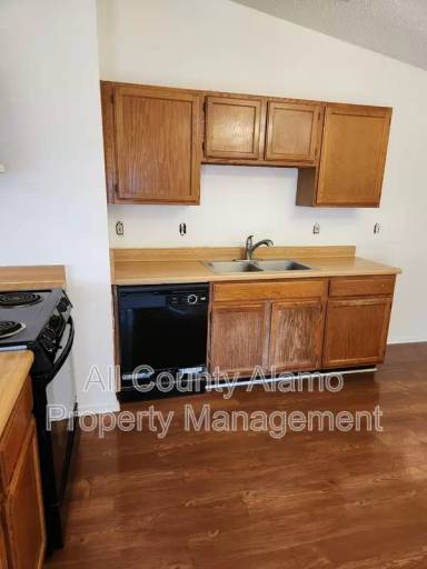 Main picture of 6234 Valley Castle