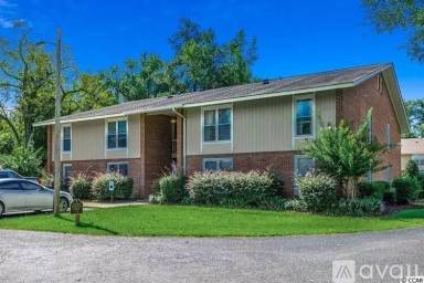 Main picture of 1015 Elm St