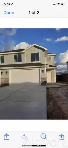 Main picture of 2796 N Clark Pkwy