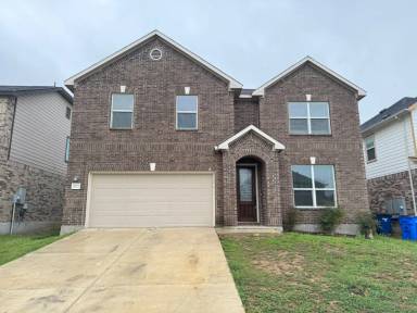 Main picture of 2072 Oxbow Cir