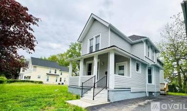 Main picture of 2230 E 90th St