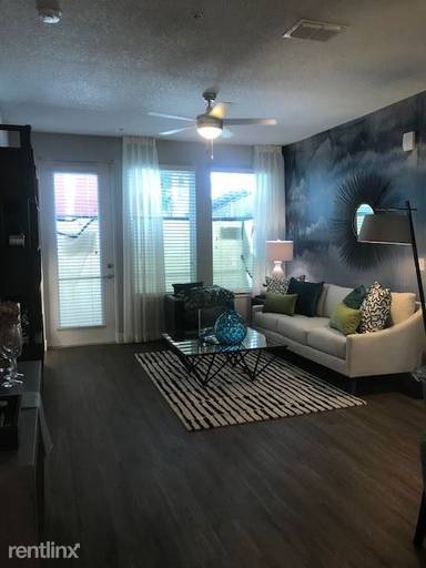 Main picture of 953 N Orlando Ave