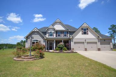 Main picture of 96 Skycroft Dr