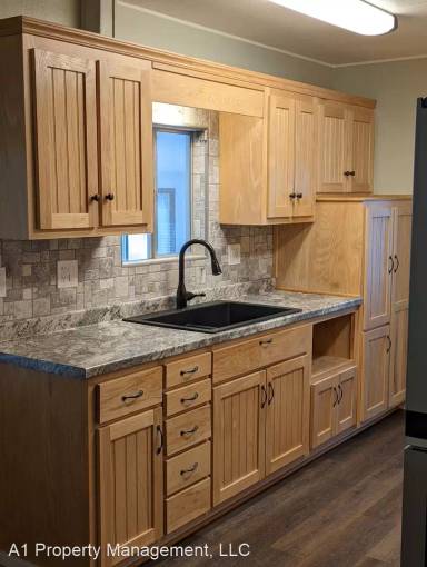Main picture of 1663 White Oak Cir