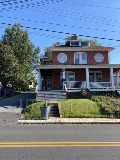 Main picture of 71 Bond St