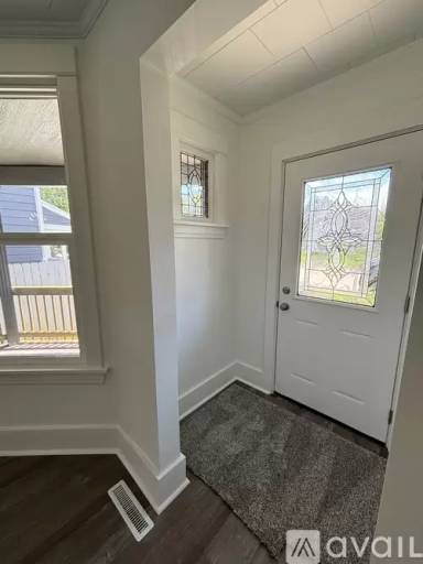 Main picture of 1615 W 16th St