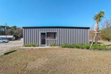 Main picture of 225 Stockyard Rd