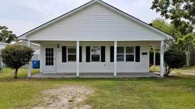 Main picture of 2209 Bay St