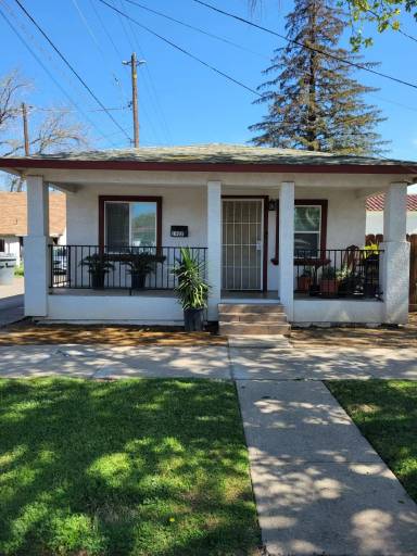 Main picture of 1922 Martin Luther King Jr Way