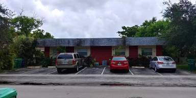 Main picture of 5826 NW 23rd St