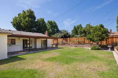 Main picture of 316 Cambridge Dr
