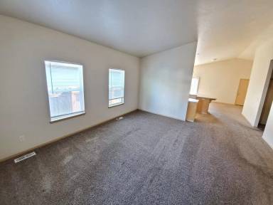 Main picture of 3800 Ryunkin St SE