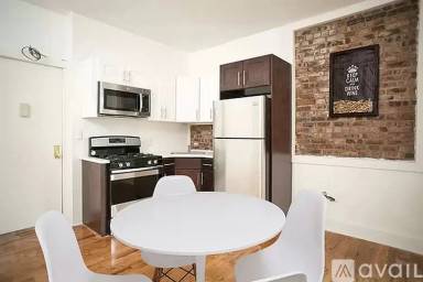 Main picture of 60 Clarkson Ave