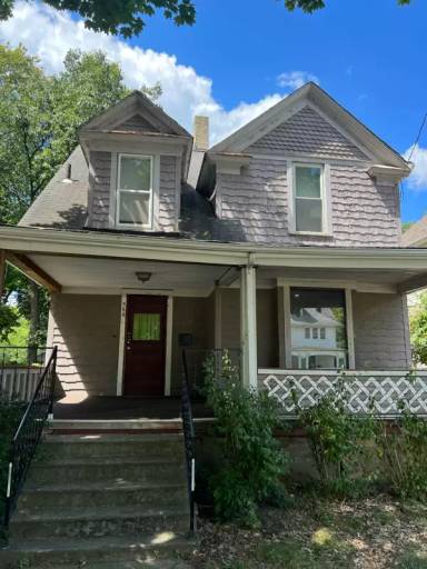 Main picture of 584 Schiller Ave