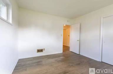 Main picture of 136 Southbridge Dr