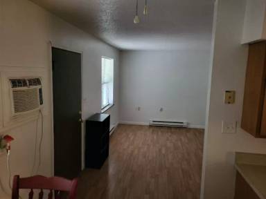 Main picture of 1102 W McPherson St