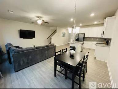 Main picture of 4952 Elmbrook Dr