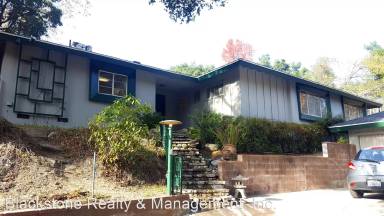 Main picture of 2907 E Chevy Chase Dr