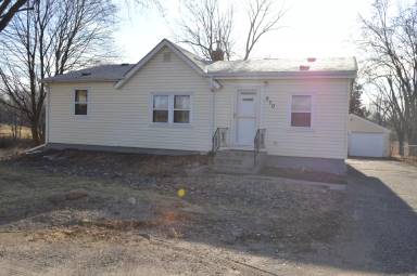 Main picture of 970 County Road E W