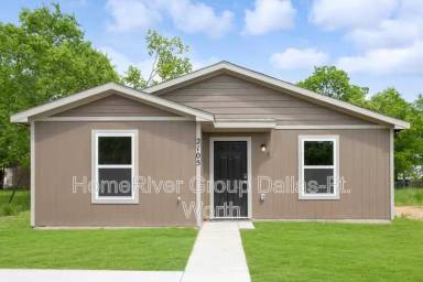 Main picture of 2105 Langford St