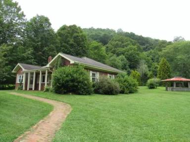 Main picture of 180 Owl Creek Rd