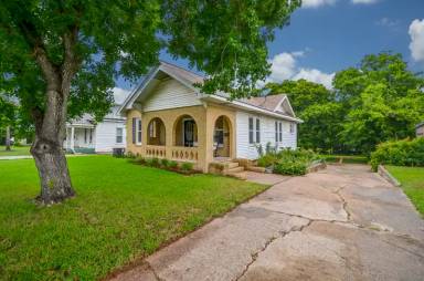 Main picture of 400 Martin Luther King Jr Pkwy