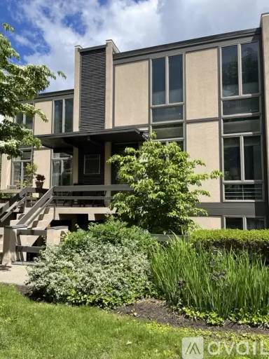 Main picture of 295 Greene St