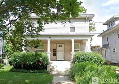 Main picture of 34 Grand Ave