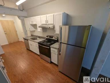 Main picture of 832 Commercial St