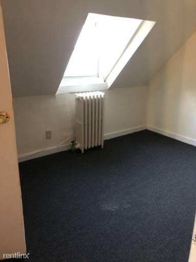 Main picture of 139 W 4th St
